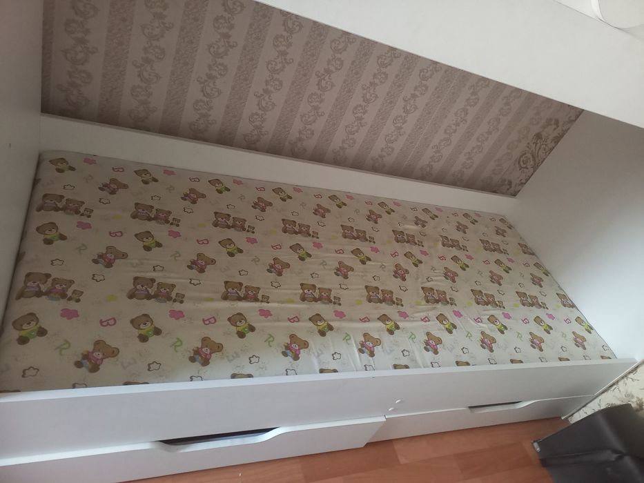 Двухяросный лет кроват