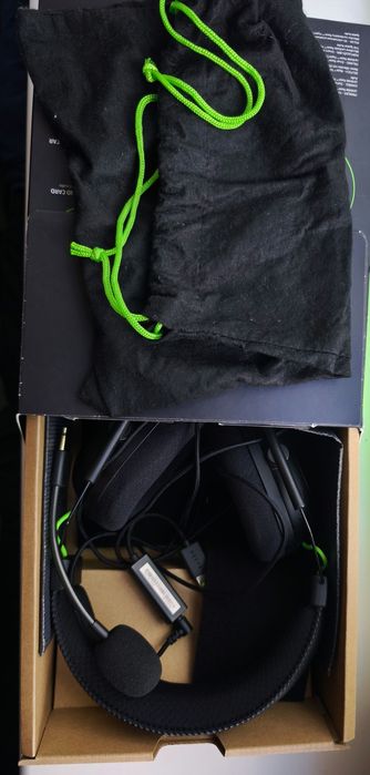 Продам наушники Razer