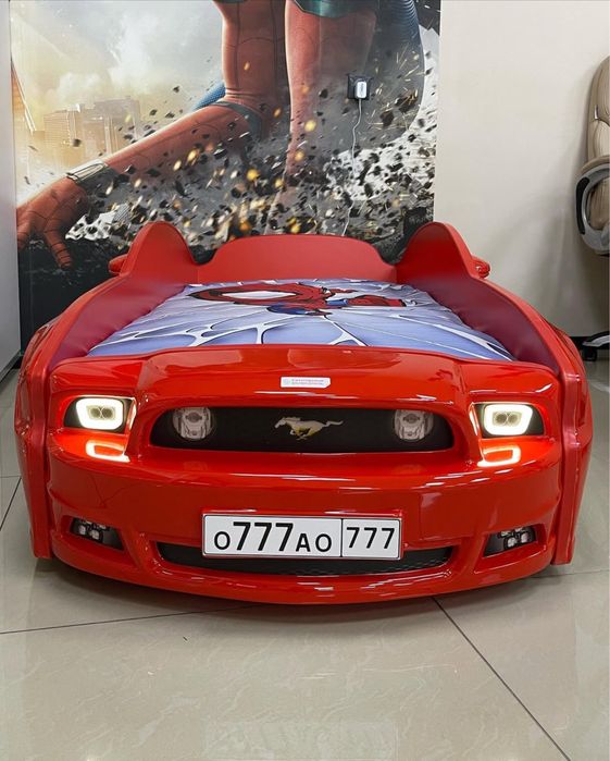 Детская кровать машинка