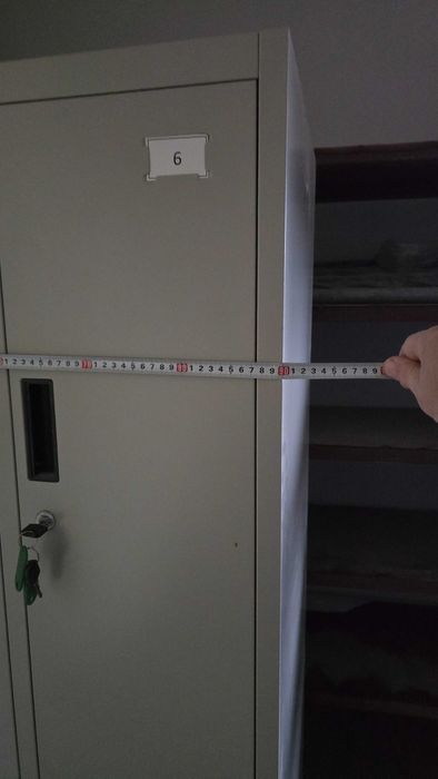 Метален шкаф за работно облекло