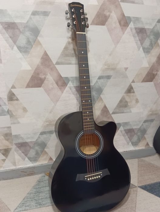 Акустическая гитара levinson d40