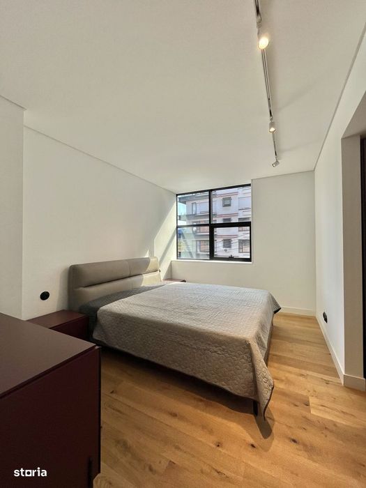Duplex spectaculos cu 4 camere, 214 mp și terasă privată
