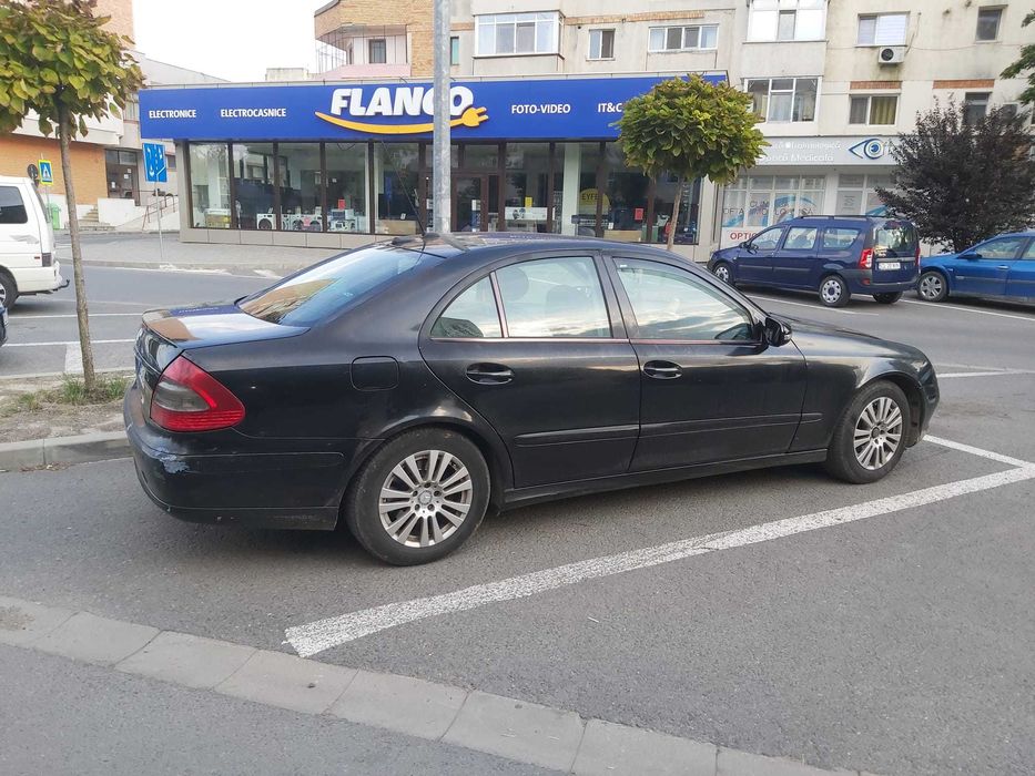 Proprietar vand mercedes E Class W 211 an 2008