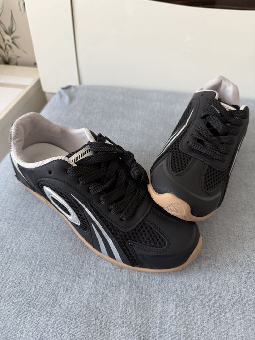 Кроссовки новые качественные