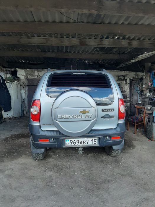 Шевролет нива.