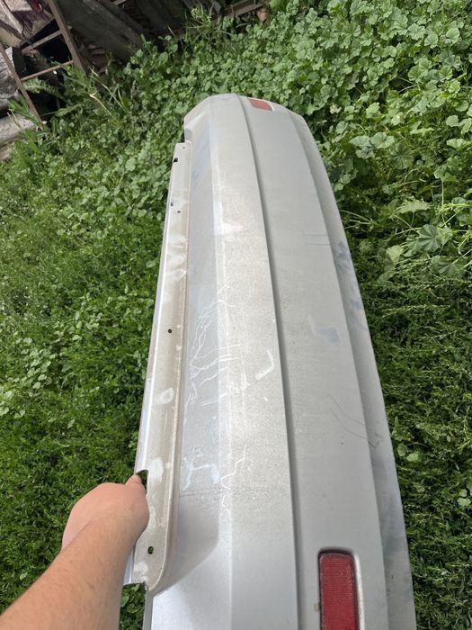 Продам банпер задний целый