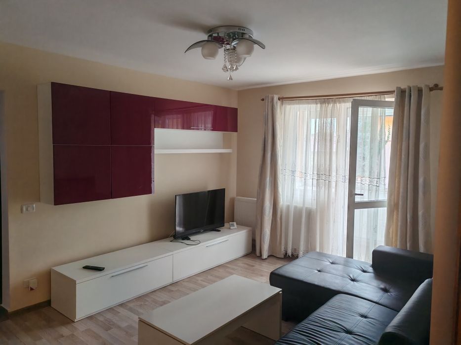 Oportunitate Apartament 3 camere Codlea, zona Nordului – renovat, mobilat și utilat — fotografia 1