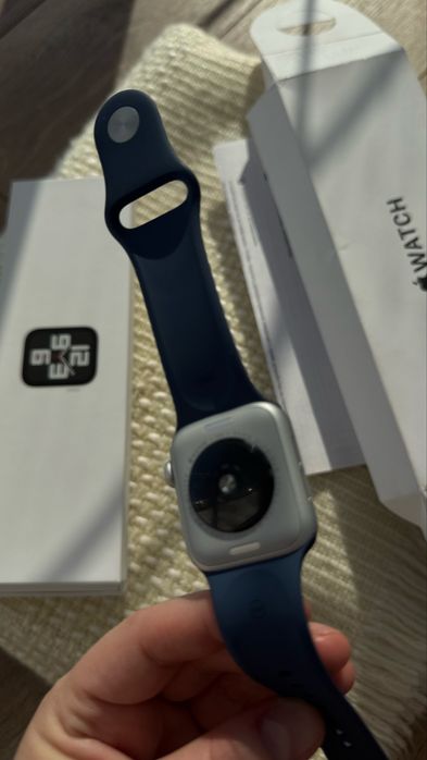Продам  Apple Watch SE 40mm