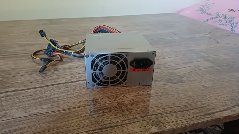 Блок питания AVTECH P4-450W (450W), рабочий