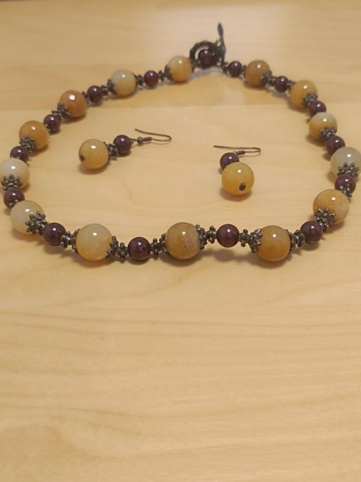 Set bijuterii handmade cu pietre naturale – colier și cercei