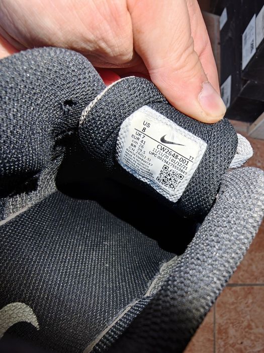 Vând Air max invigor