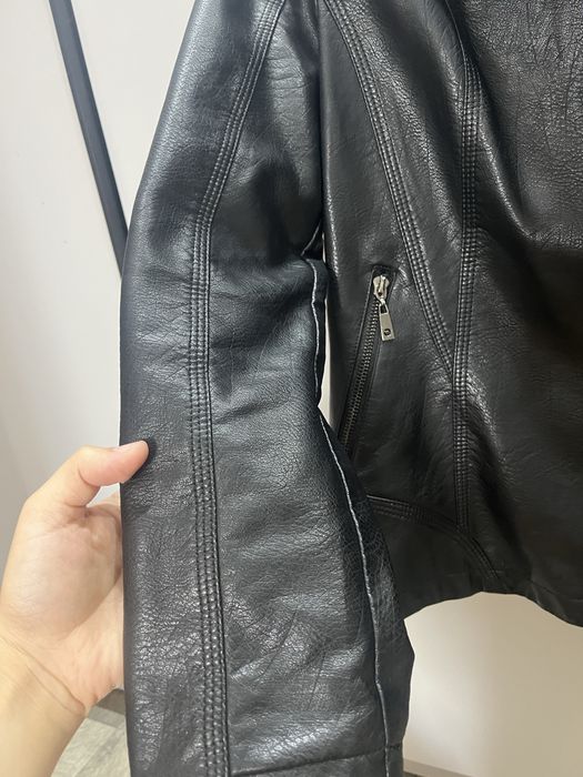 Продам куртку осень