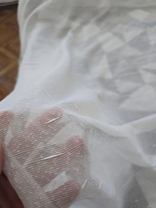 Прозрачно бяло перде