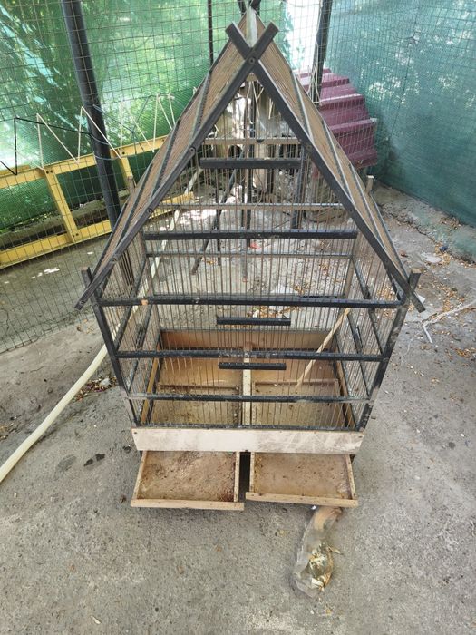 Продам клетку для попугаев