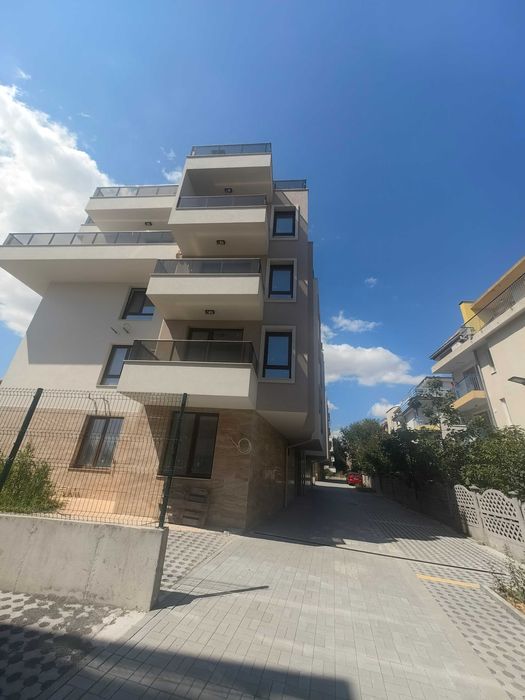 Продава се Тристаен апартамент в Бургас, Сарафово - 63 кв.м за 1350 €/кв.м - Снимка #18