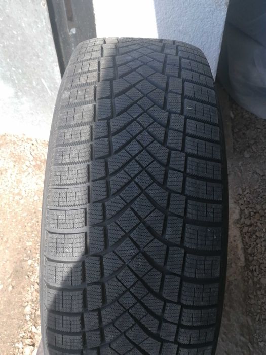 Продам шины R18 ICE ZERO Pirelli
