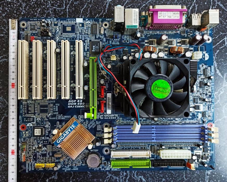 Vând placa de baza calculator (2 bucăți) pretul este per bucata