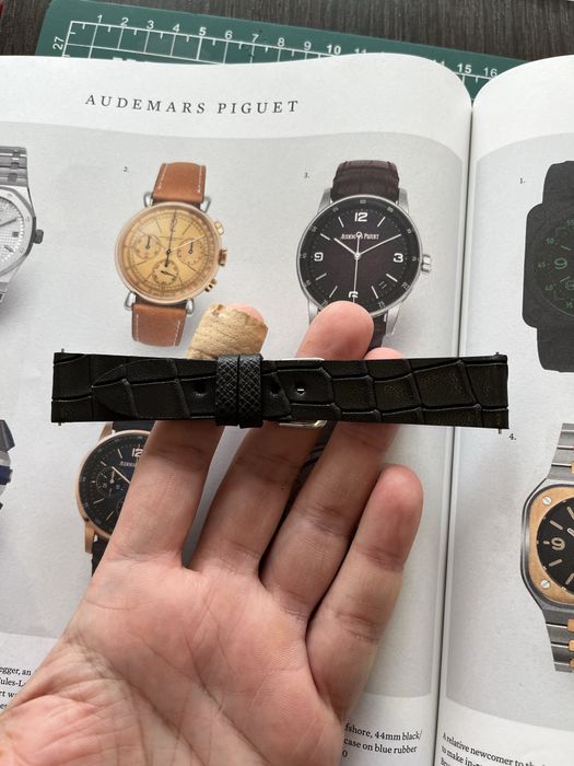 Curea pentru ceas din piele naturala unica lucrata manual