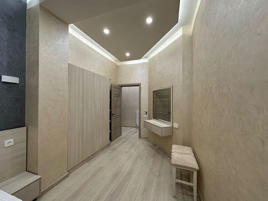 Сдаётся квартира двухкомнатная ул заводская новостройка . 70 кВ своя