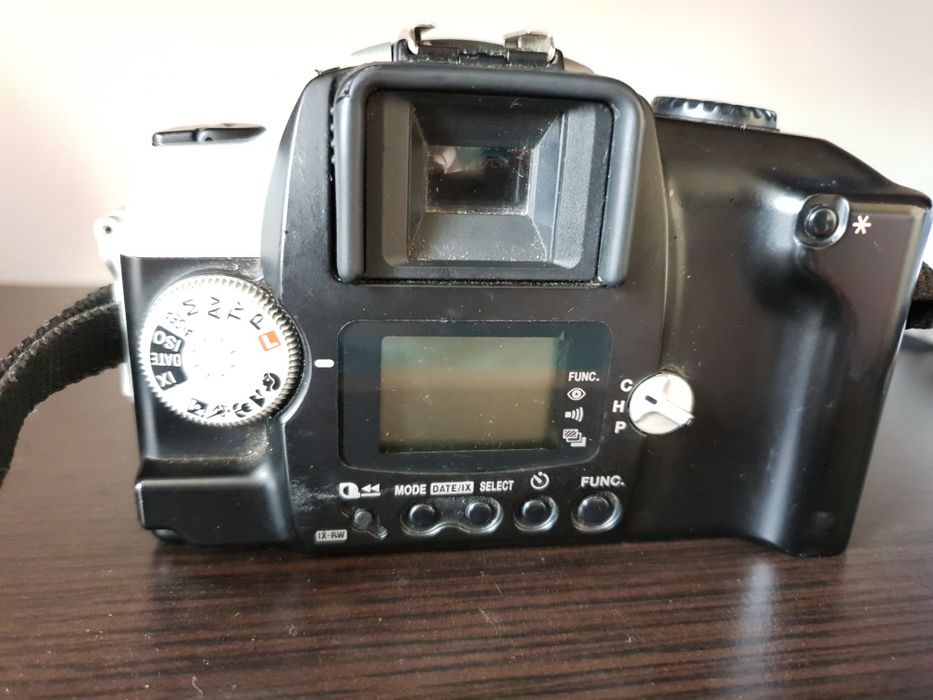 Aparat foto Canon EOS XI7