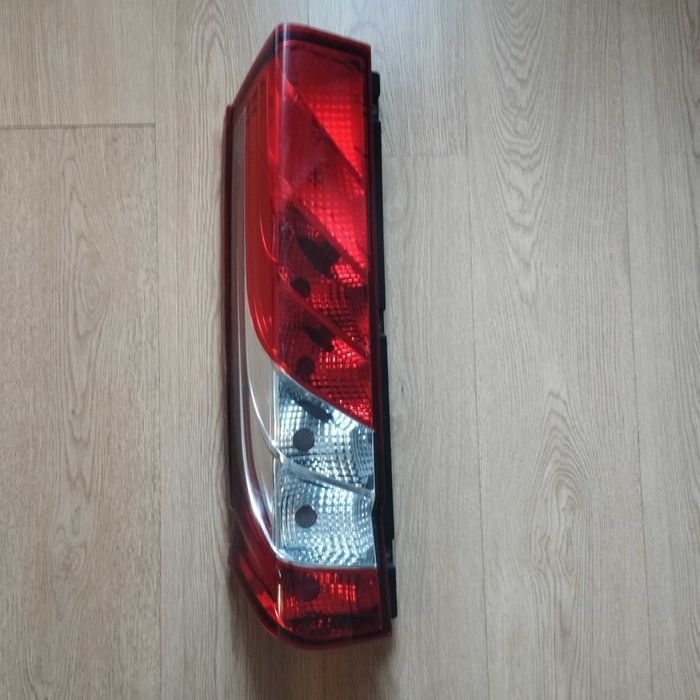 Ляв стоп за Iveco.