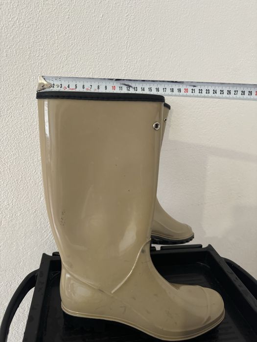 Продам резиновые сапоги 38р