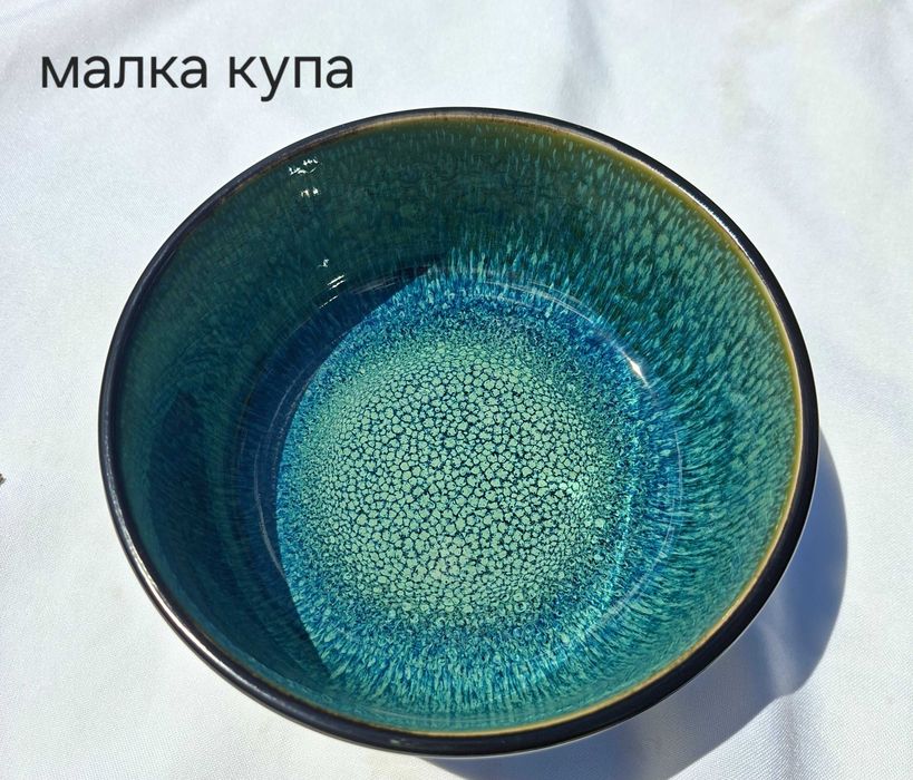Керамични чинии и купи
