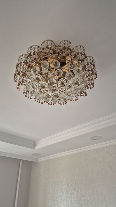 Люстра для зала ,