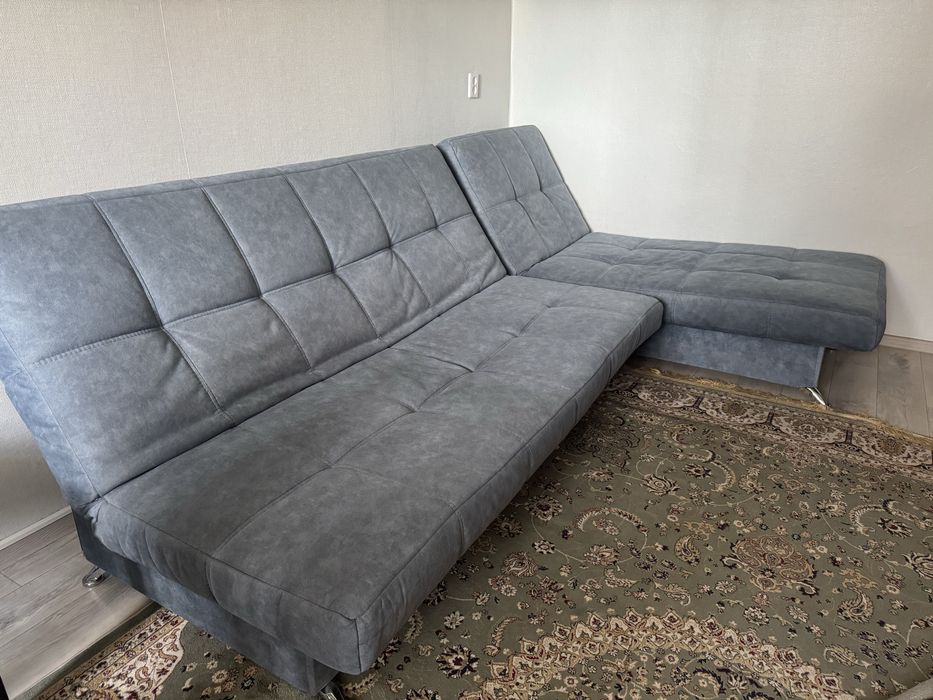 Продам зальный диван