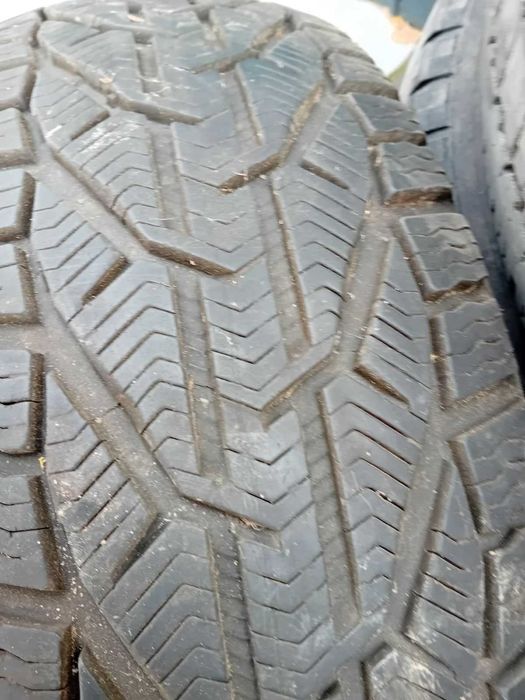 Продавам гуми за джип 215/65/17 4бр
