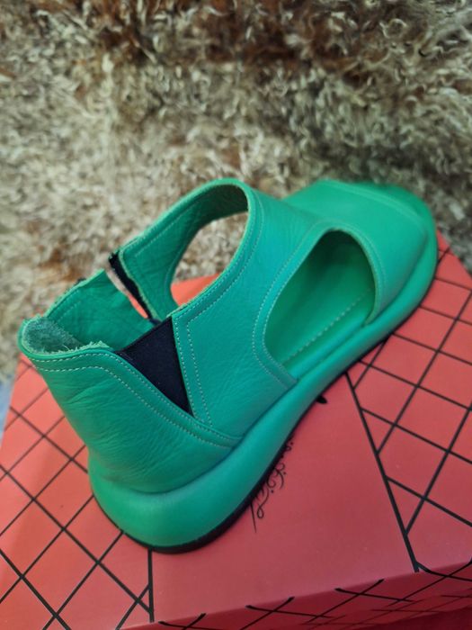 Продам сандали европейские