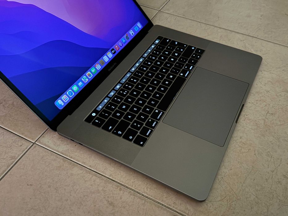 15.4' Core i7 Apple MacBook Pro Late 2016 SG TouchBar 16GB RAM/512GB SSD/Radeon Pro 460 4GB/Бат 4ч