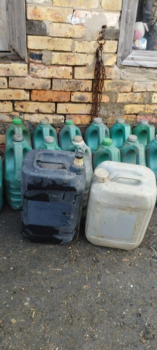 Продам канистры 10л. и 20л.