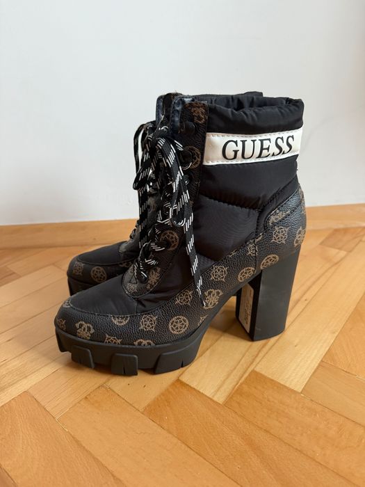 Нови обувки GUESS