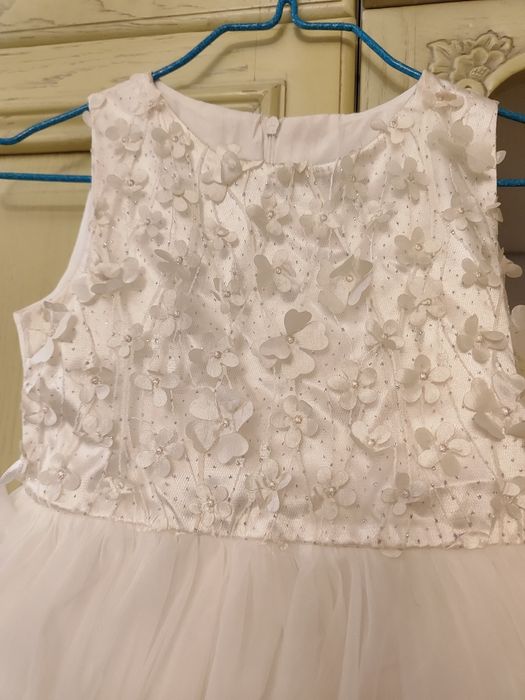 Праздничное платье на девочку