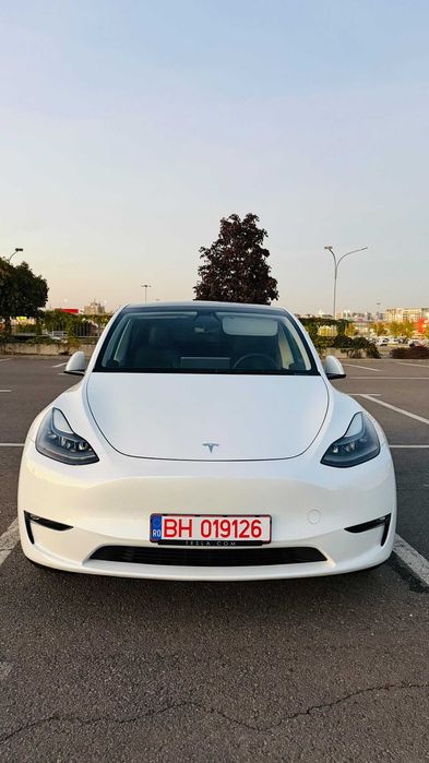 TESLA Model Y 2023 — imagine 2