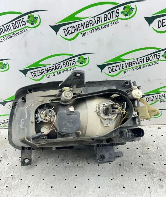Far dreapta 96382000R 96382000R Volkswagen VW Polo 2000 1.0 MT (50 hp)