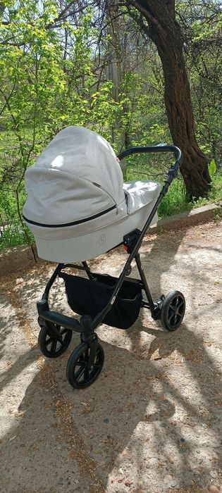 Бебешка количка Retrus