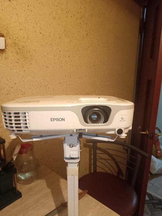 Проектор Epson EB X11 протативный (с экраном)