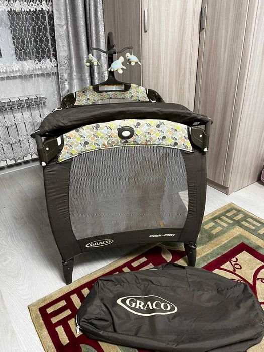 Продам манеж Graco