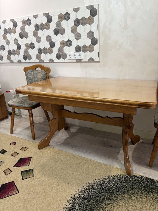 Стол обеденный со стульями