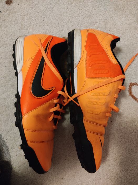 Ghete Nike pentru sintetic