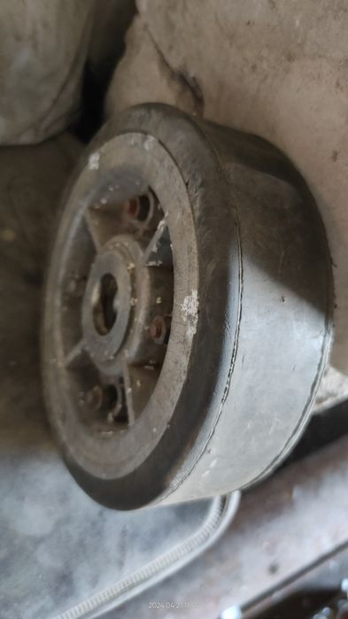 Продам колесо для тележки.