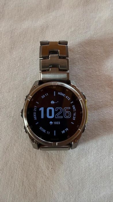 Garmin Fenix 8 / 51 mm Solar Sapphire / Ca nou / Purtat foarte puțin