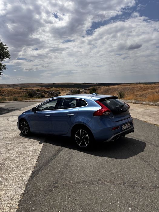 Volvo V40 R design