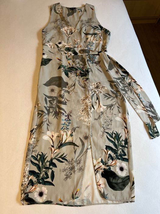 Rochie cocktail de vara cu imprimeu floral