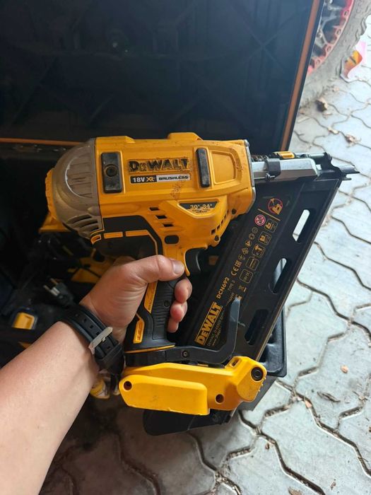 2 бр Пистолети за пирони Dewalt DCN962
