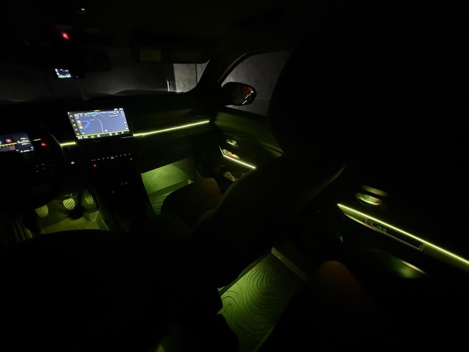 Montaj lumini ambientale, insonorizari auto