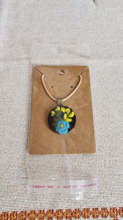 Pandantiv broderie, handmade