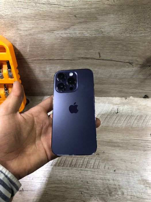 iPhone 14 pro purple